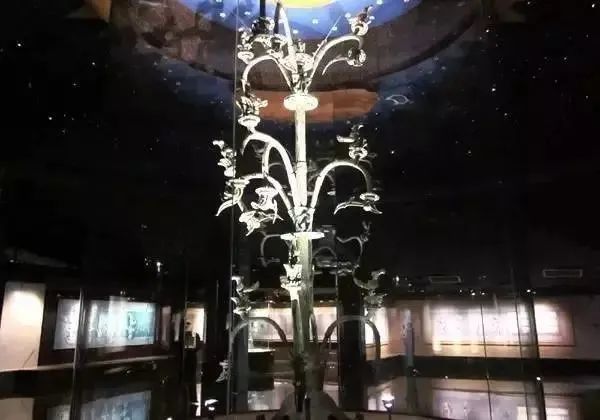 青銅神樹  四川三星堆博物館